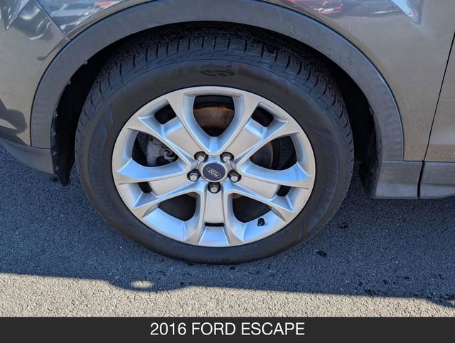 Used 2016 Ford Escape Titanium FWD image 30