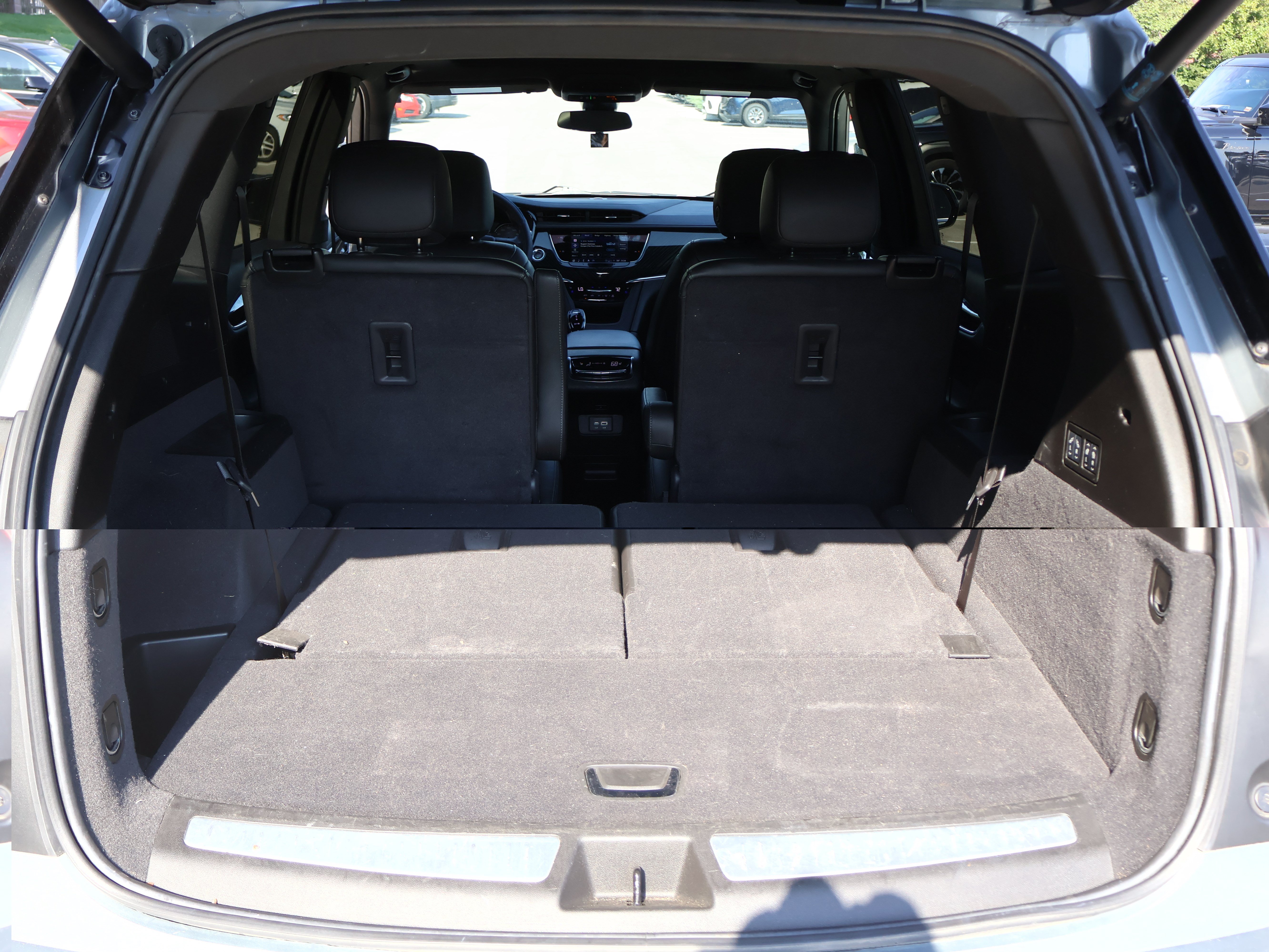 Used 2025 Cadillac XT6 Premium Luxury AWD/4WD image 8