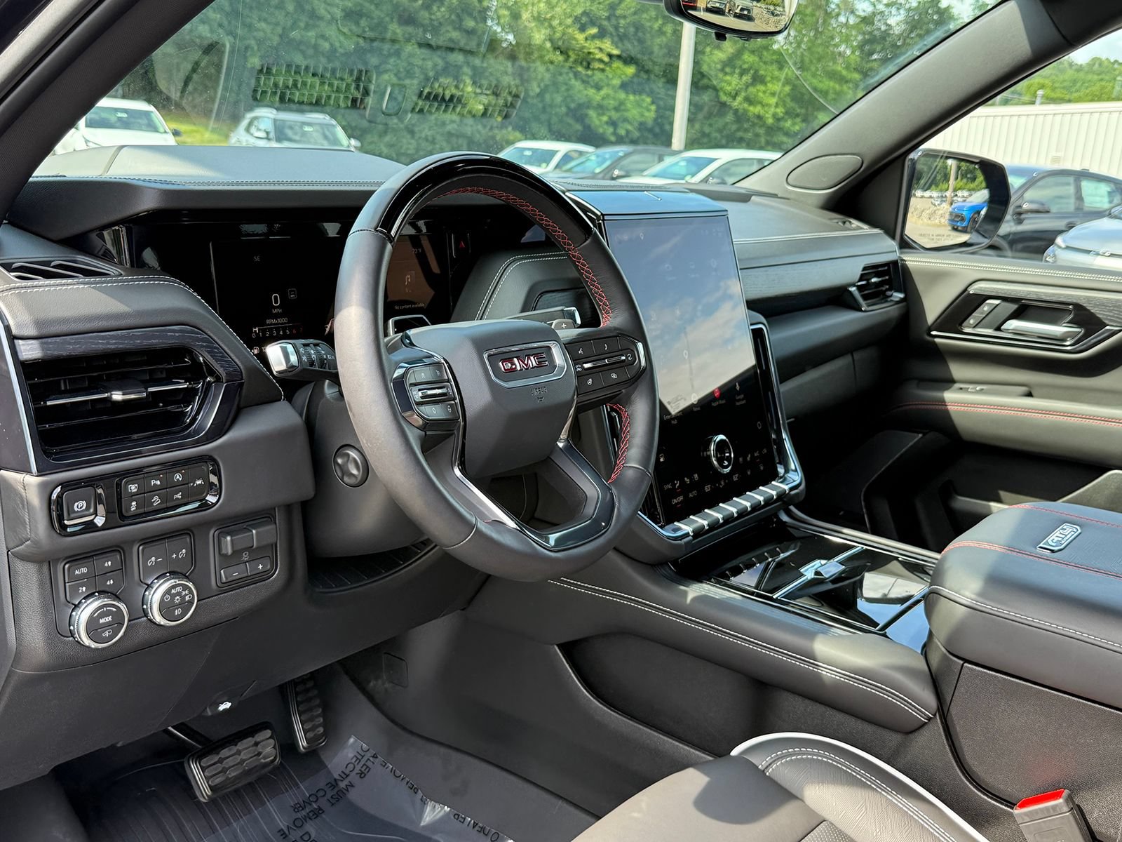 Certified 2026 GMC Yukon AT4 Ultimate AWD/4WD image 15