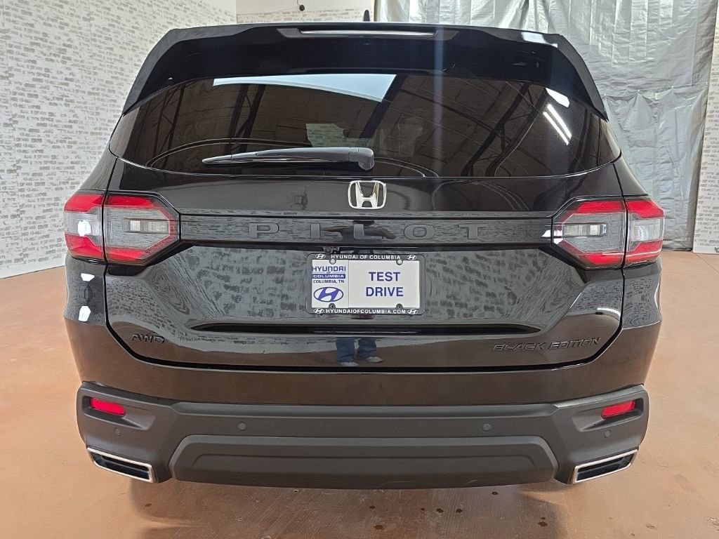 Used 2025 Honda Pilot Black Edition image 7