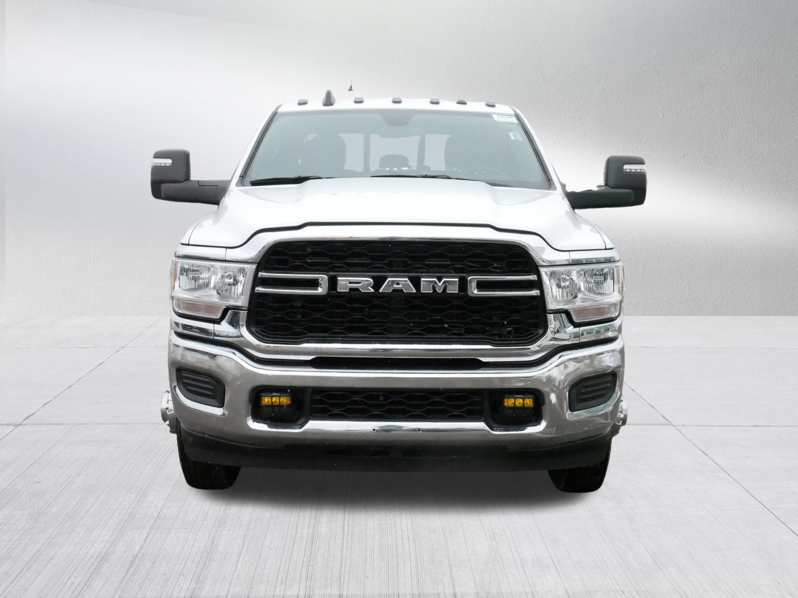 Used 2024 RAM 3500 Tradesman w/ Chrome Appearance Group video 2