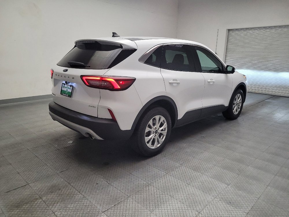 Used 2023 Ford Escape Active w/ Tech Pack #2 AWD/4WD image 9