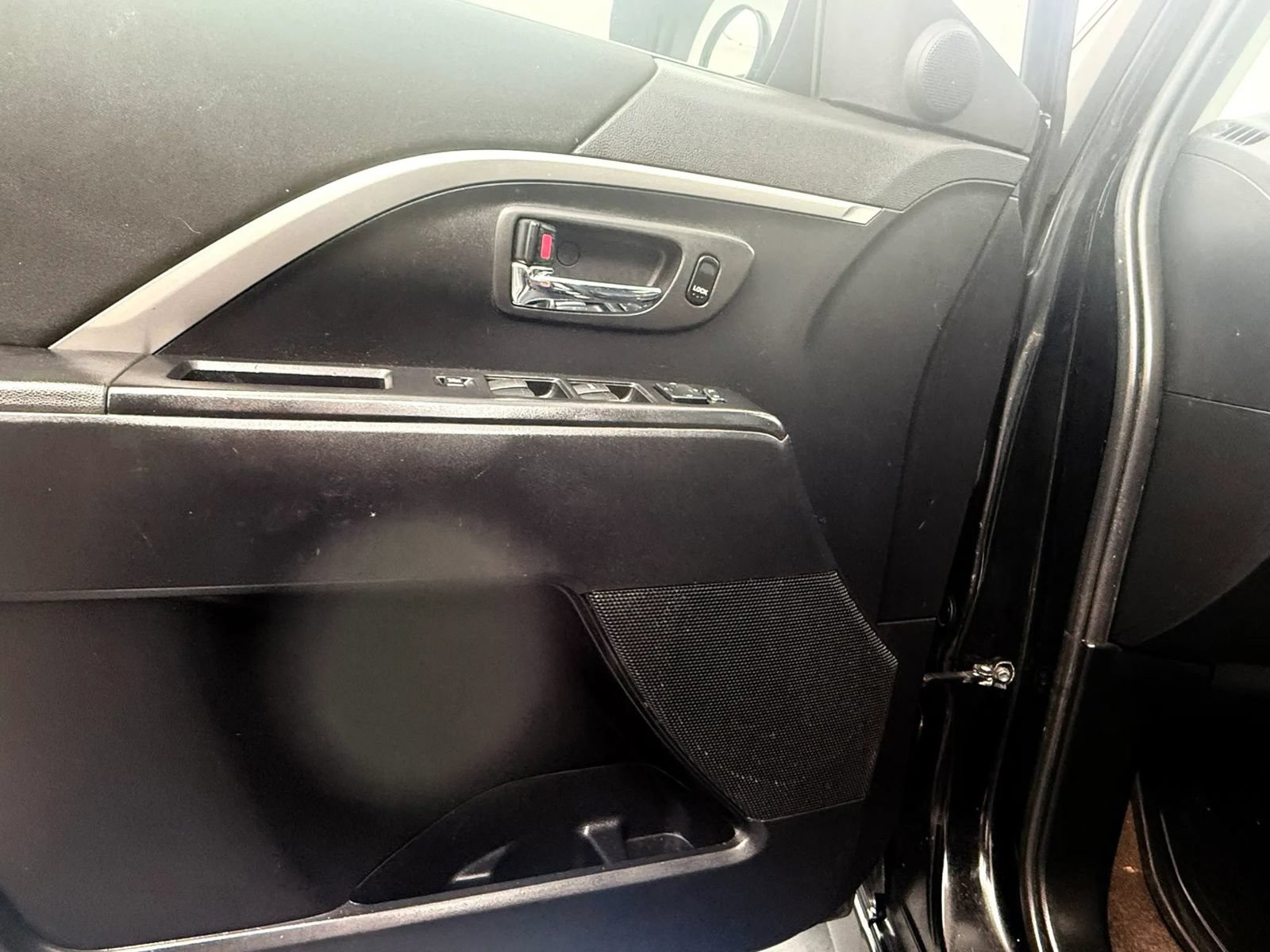 Used 2012 MAZDA MAZDA5 Grand Touring FWD image 12