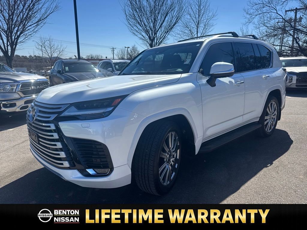 Used 2023 Lexus LX 600 4WD w/ Accessory Package (Z1) image 4