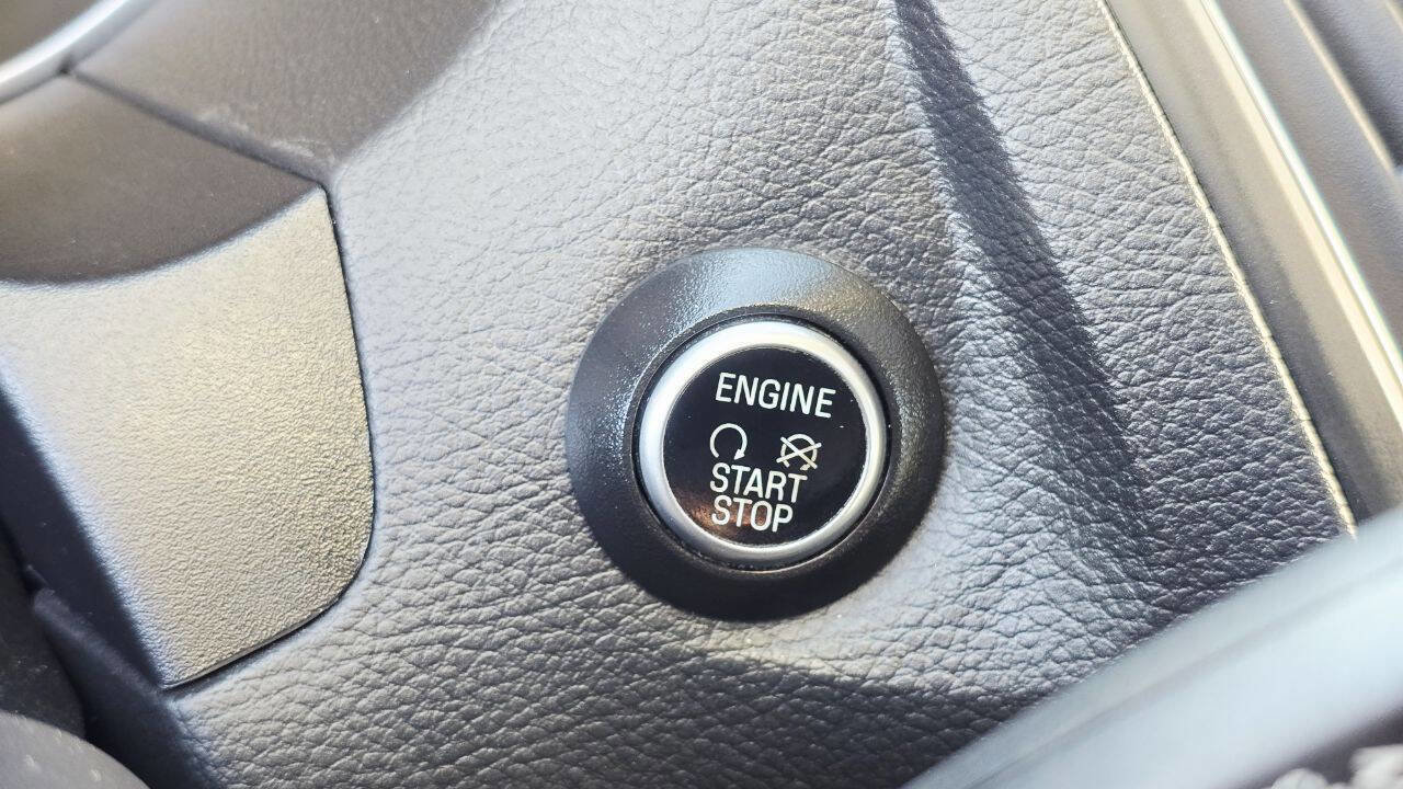 Used 2016 Ford Focus Titanium w/ Titanium Winter Package FWD image 29