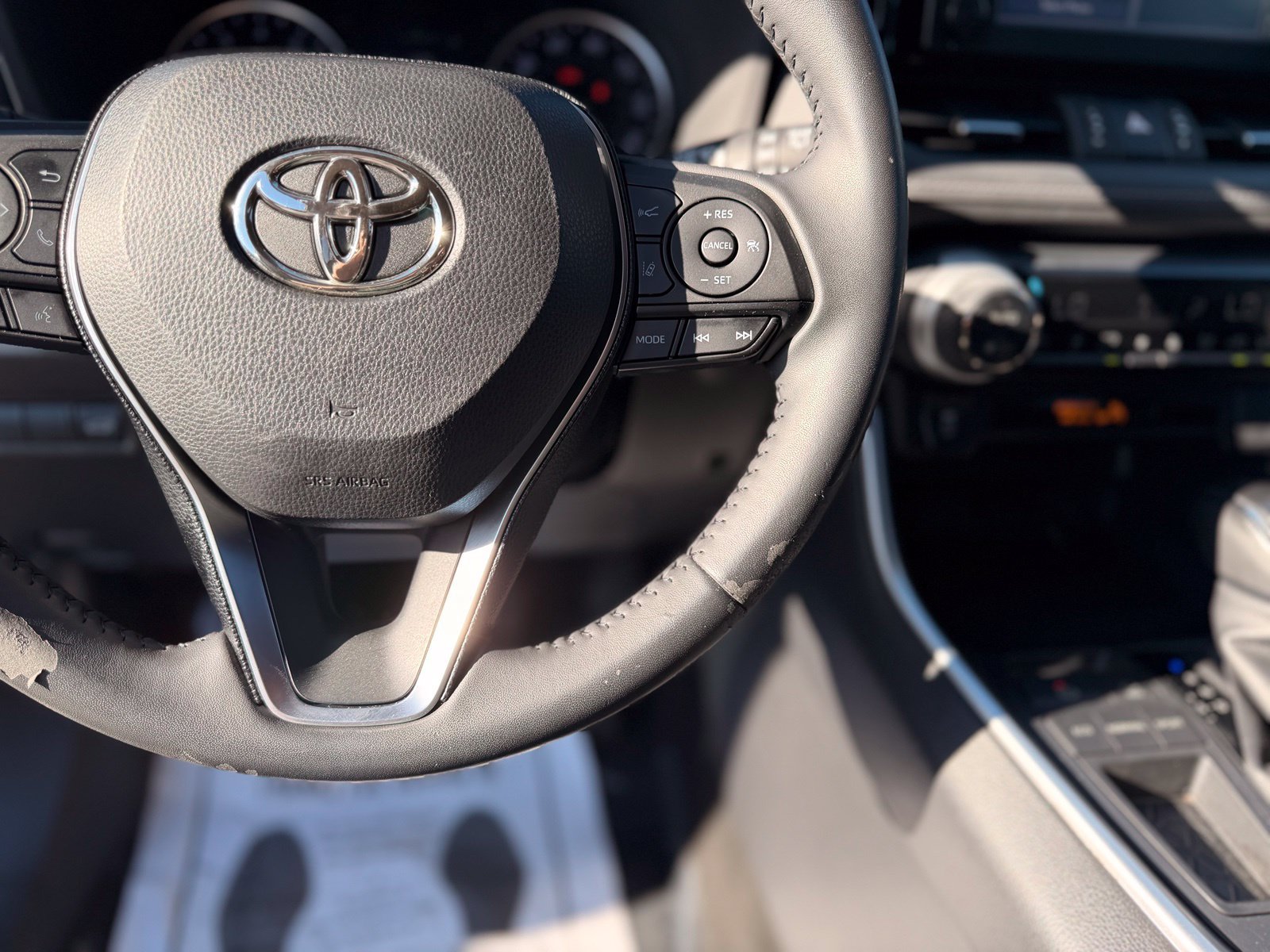 Used 2019 Toyota RAV4 XLE Premium FWD image 20
