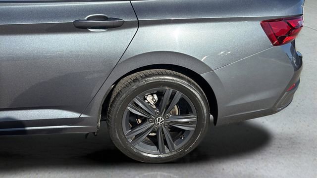 Used 2023 Volkswagen Jetta SE image 33