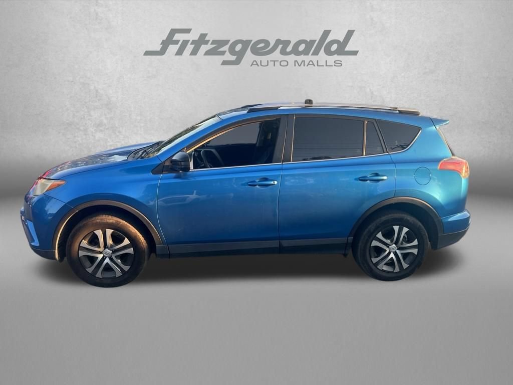 Used 2016 Toyota RAV4 LE FWD image 2