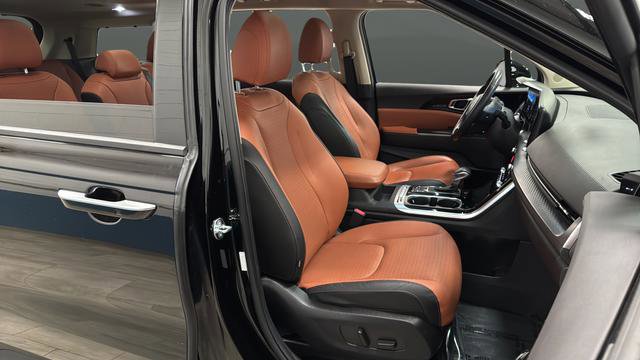 Used 2024 Kia Carnival SX Prestige image 25
