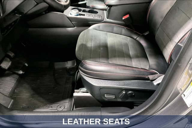 Used 2022 Ford Escape SEL w/ Technology Package AWD/4WD image 25