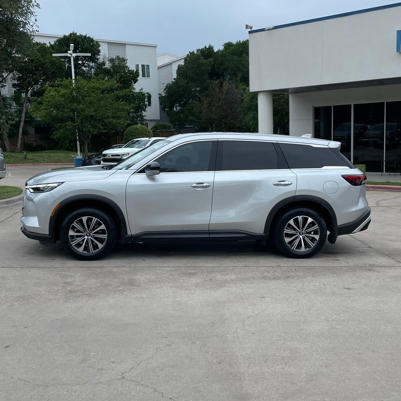 Used 2022 INFINITI QX60 Pure FWD image 3
