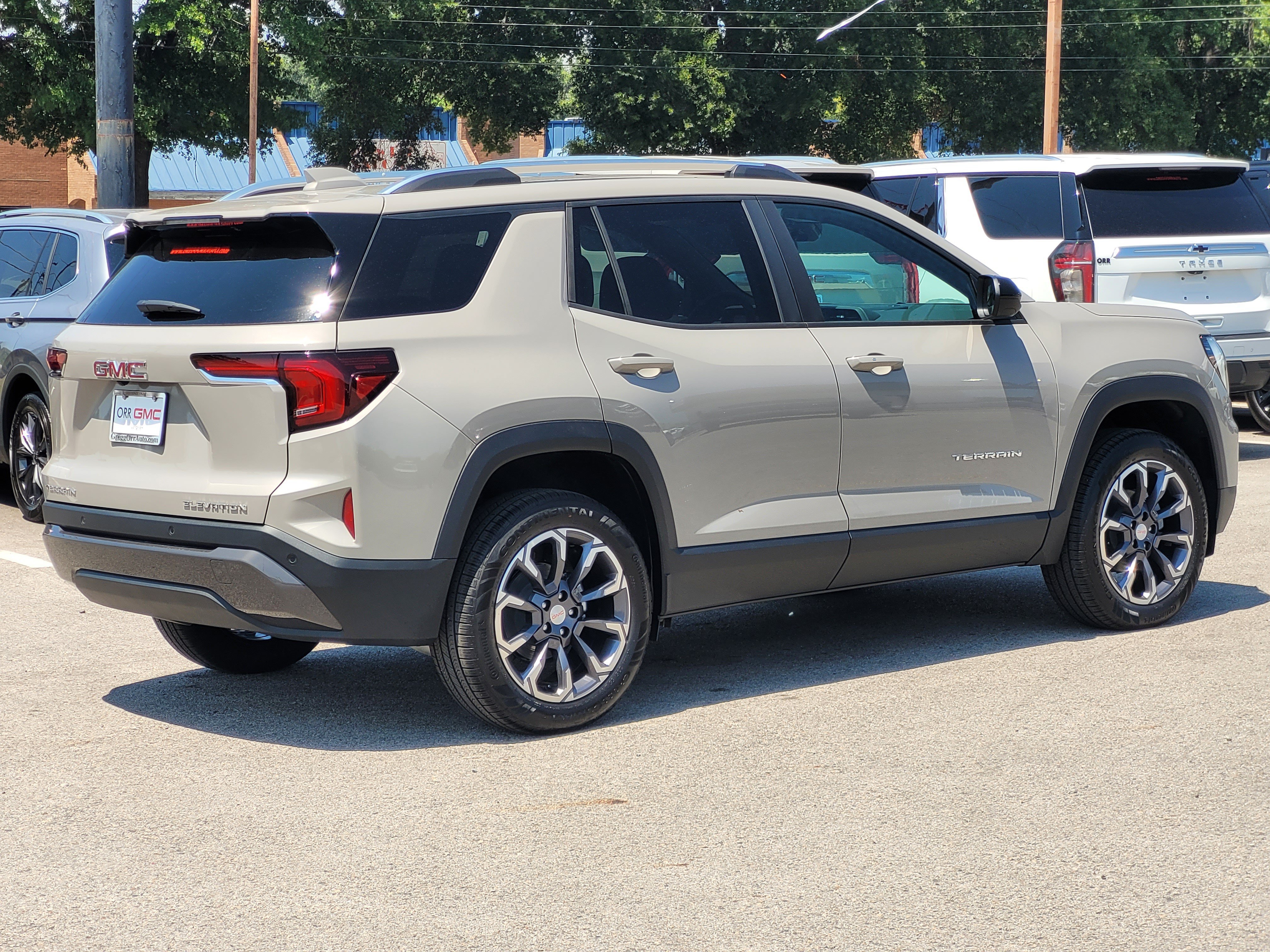New 2027 GMC Terrain Elevation w/ Elevation Premium Package FWD image 4