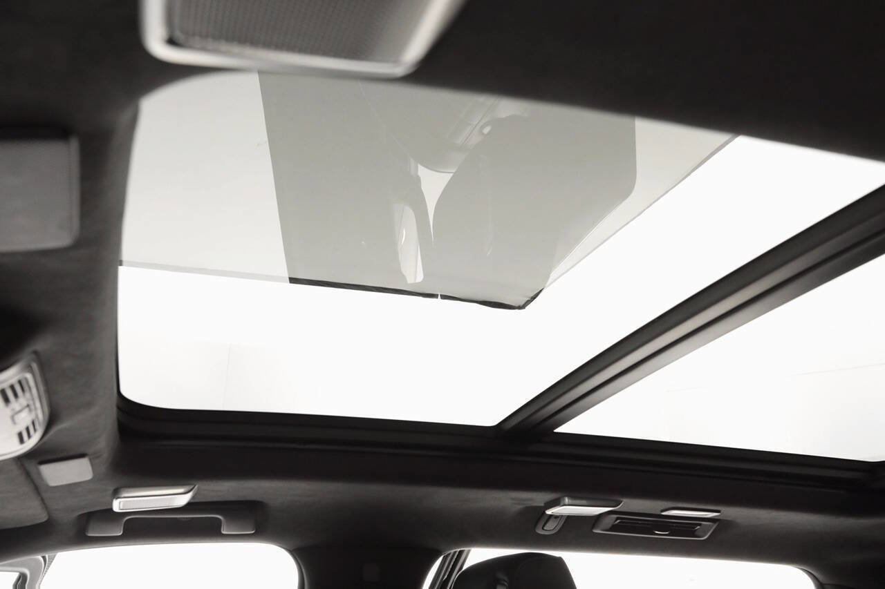 Used 2023 Cadillac Escalade V image 19