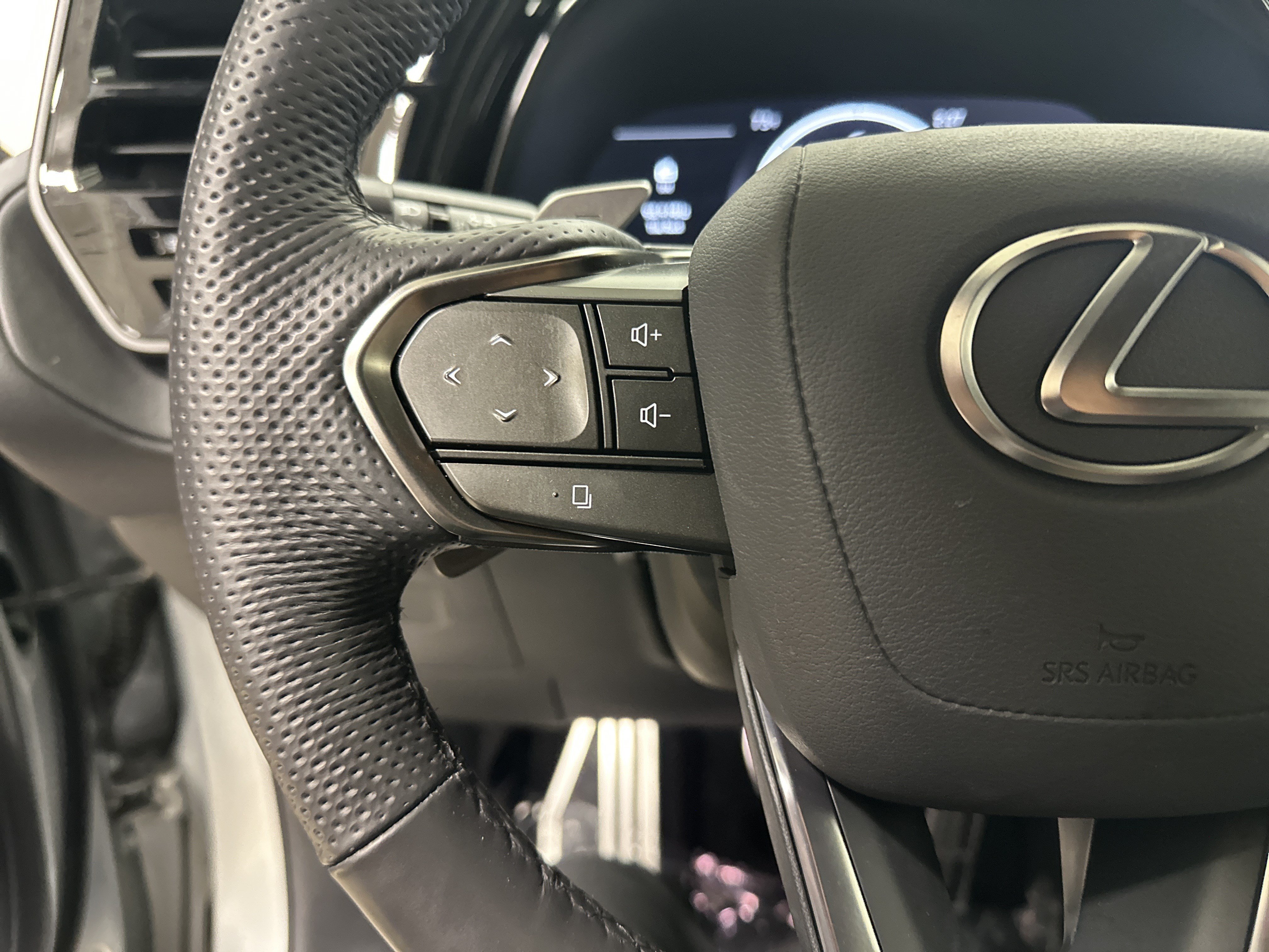 Certified 2025 Lexus TX 500h AWD image 19