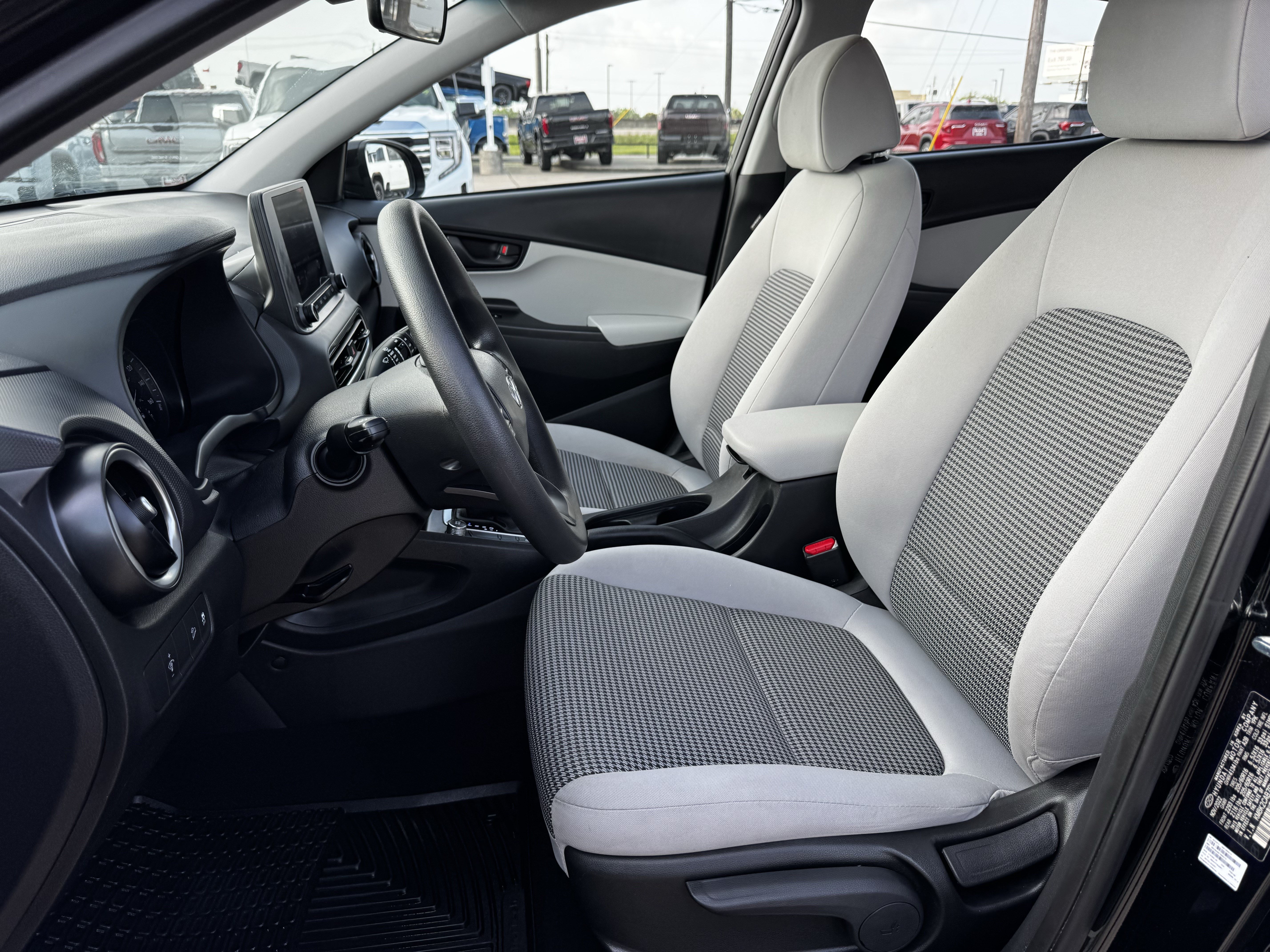 Used 2023 Hyundai Kona SE AWD/4WD image 26