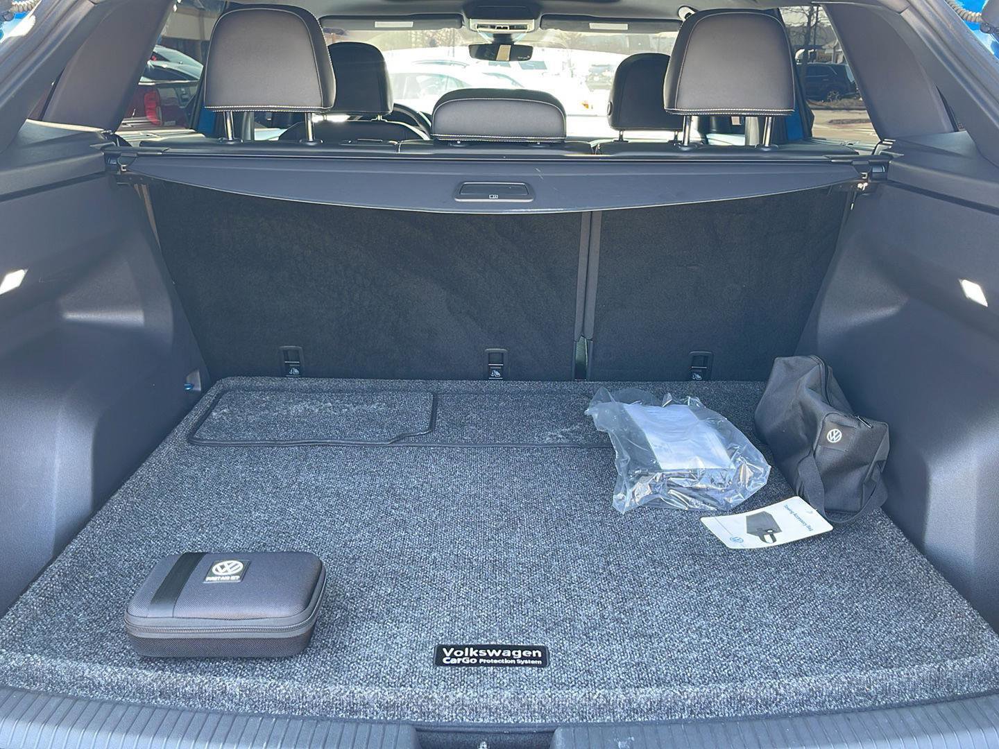 Used 2024 Volkswagen Atlas Cross Sport SE image 35