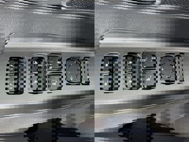 Used 2021 Hyundai Kona Limited image 17