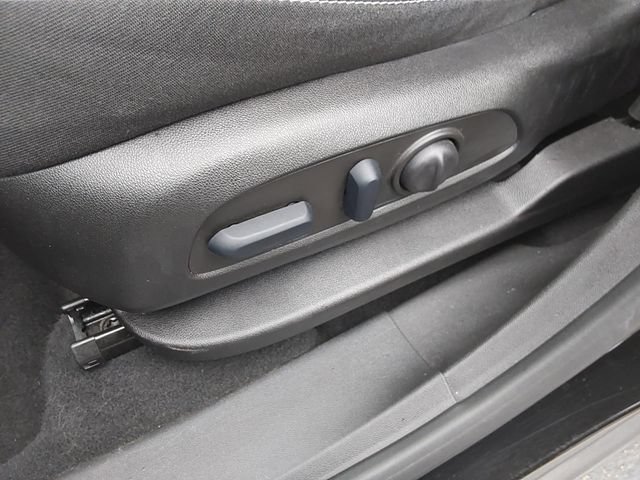 Used 2023 GMC Terrain SLE w/ Driver Convenience Package AWD/4WD image 18