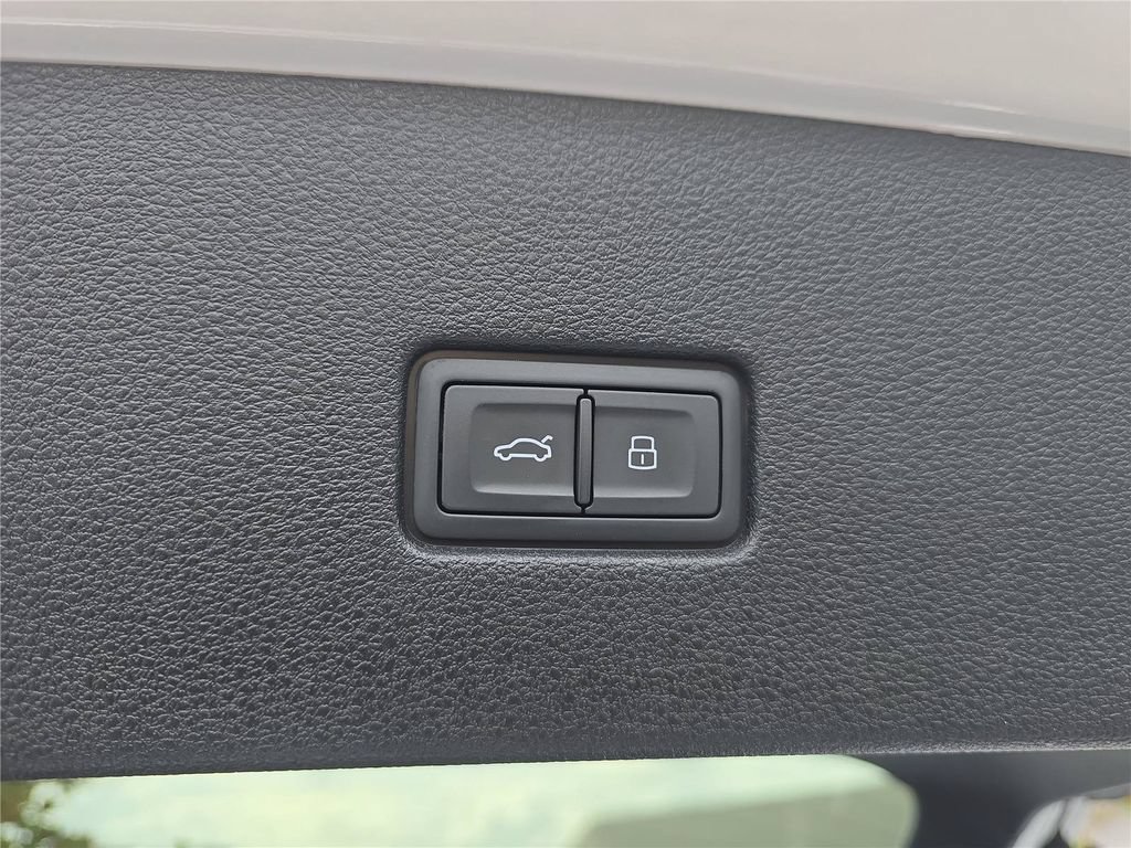 Used 2019 Audi Q8 Premium AWD/4WD image 27