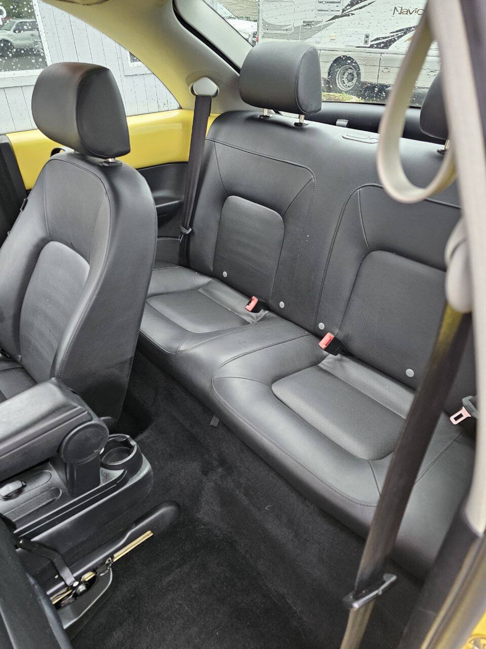 Used 2007 Volkswagen Beetle Coupe w/ Package 1 FWD image 12