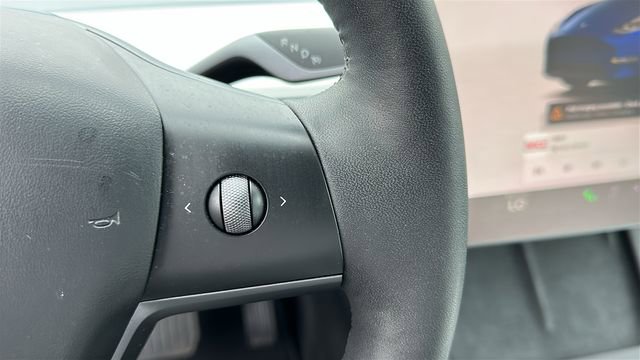 Used 2023 Tesla Model Y Long Range image 12