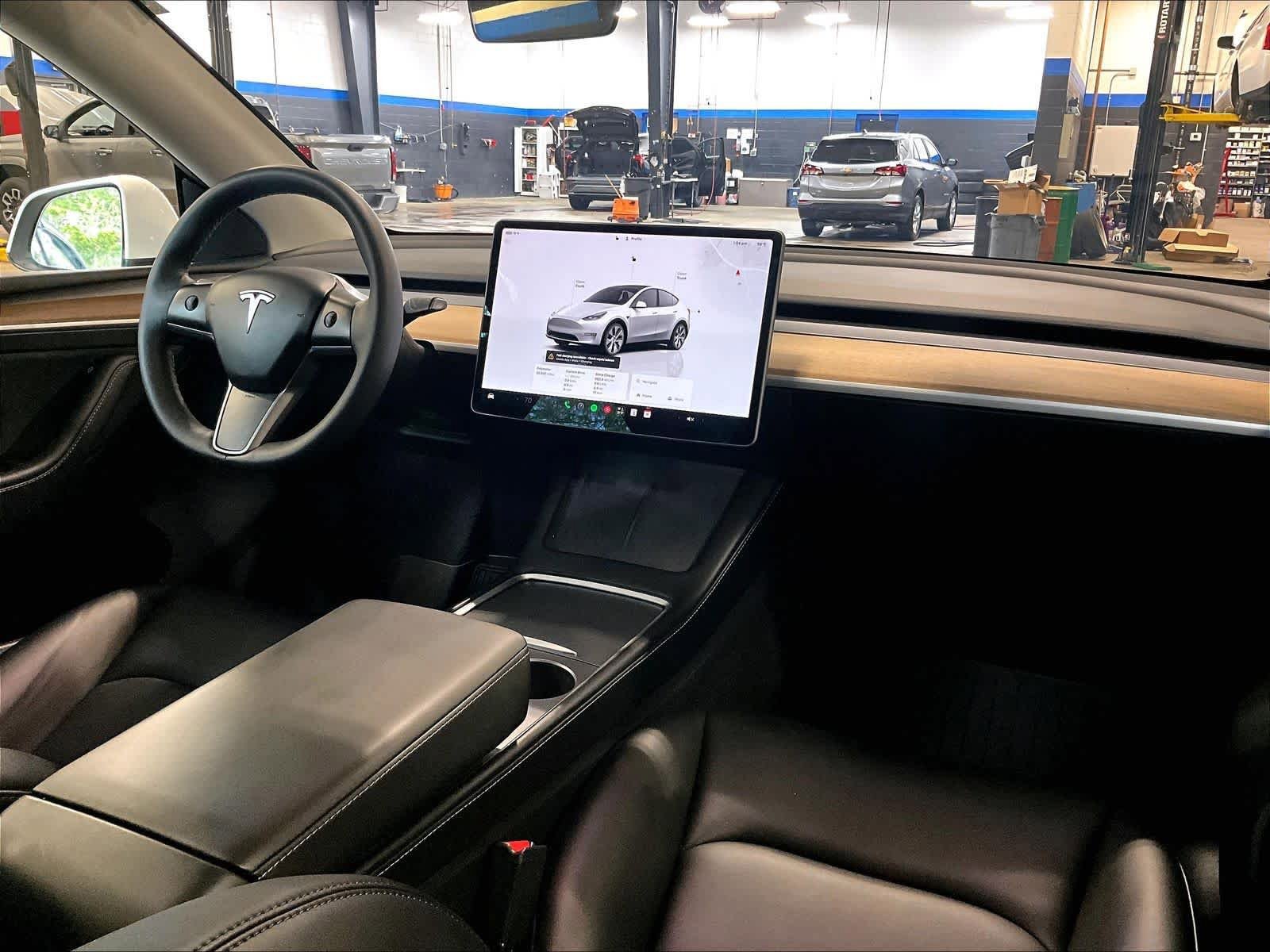 Used 2023 Tesla Model Y AWD image 14
