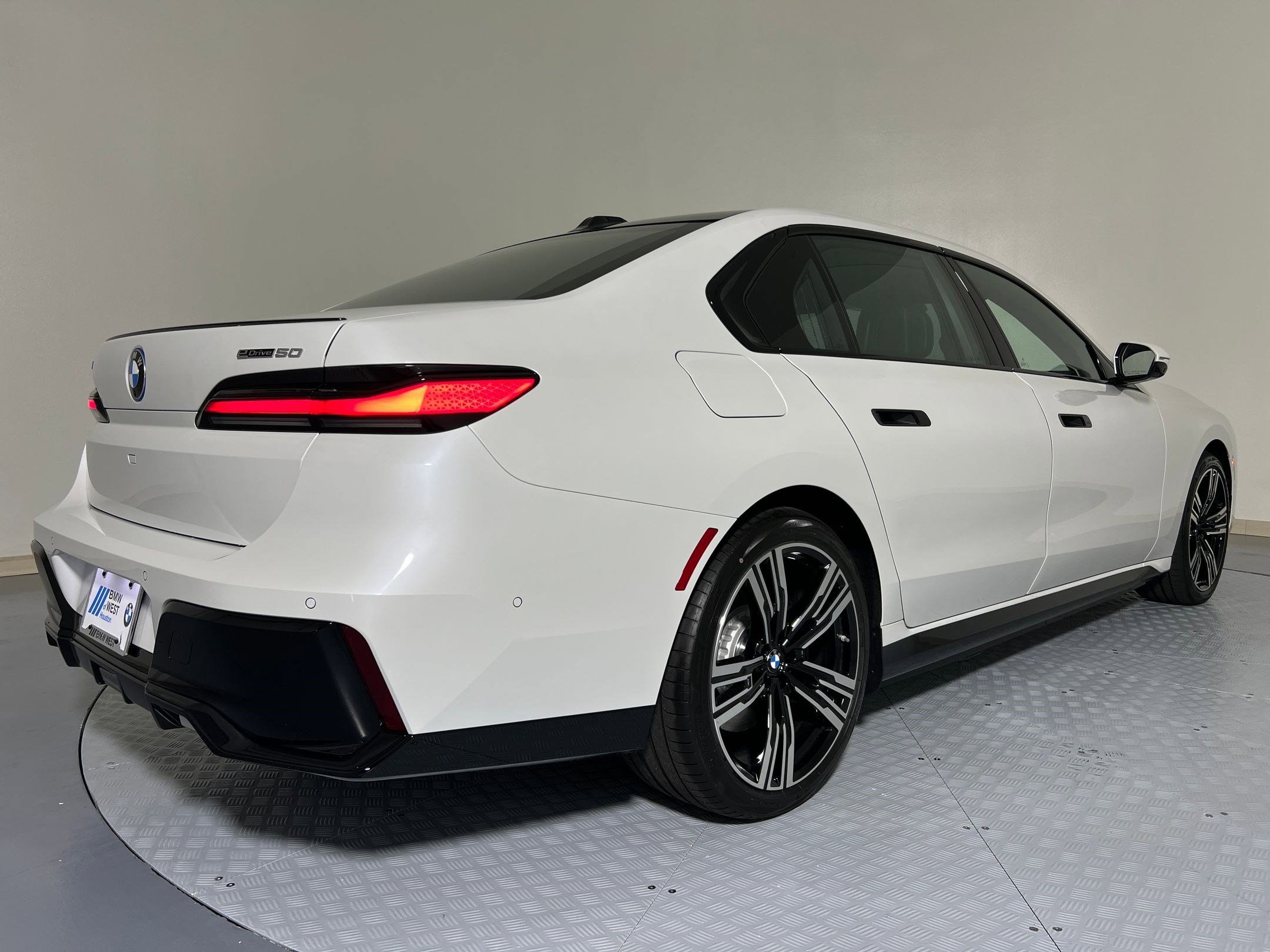 New 2026 BMW i7 eDrive50 w/ M Sport Package RWD image 9