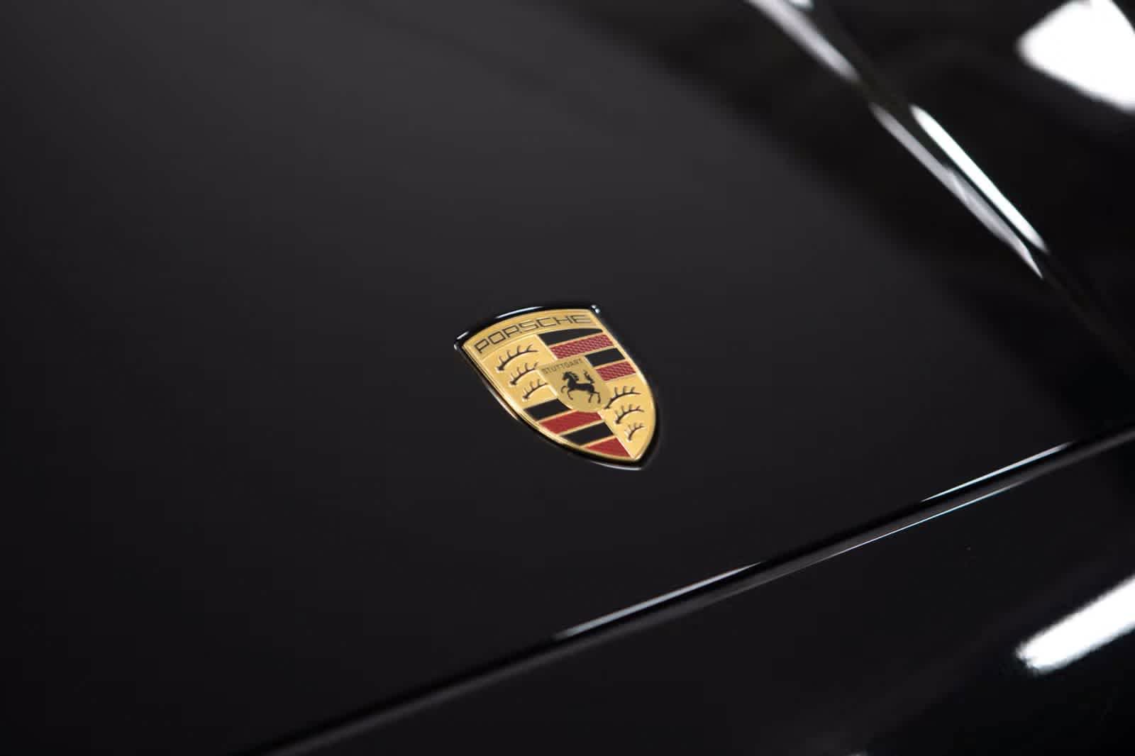 Certified 2025 Porsche Cayenne E-Hybrid AWD/4WD image 17