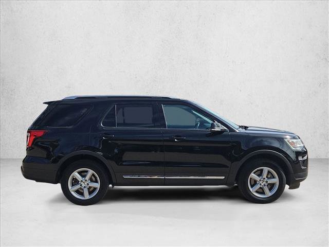Used 2018 Ford Explorer XLT w/ Equipment Group 201A image 4