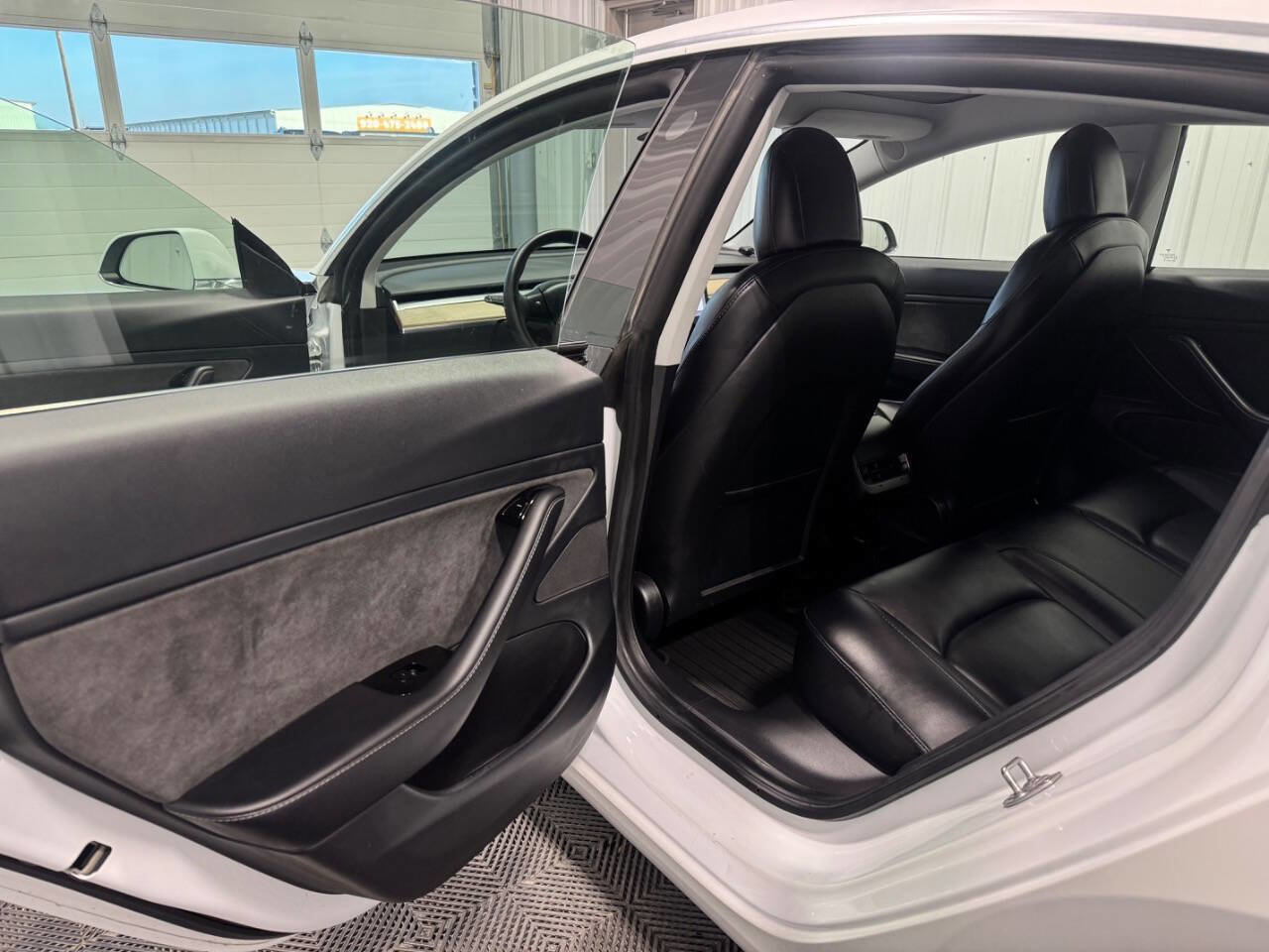 Used 2020 Tesla Model 3 Long Range image 11