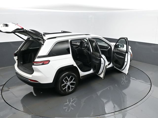 Used 2023 Jeep Grand Cherokee Limited image 30