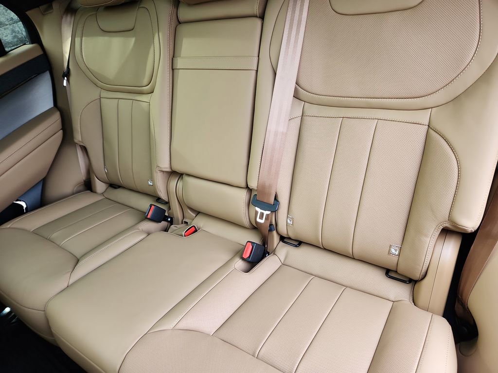 Used 2026 Land Rover Range Rover Sport SE image 25