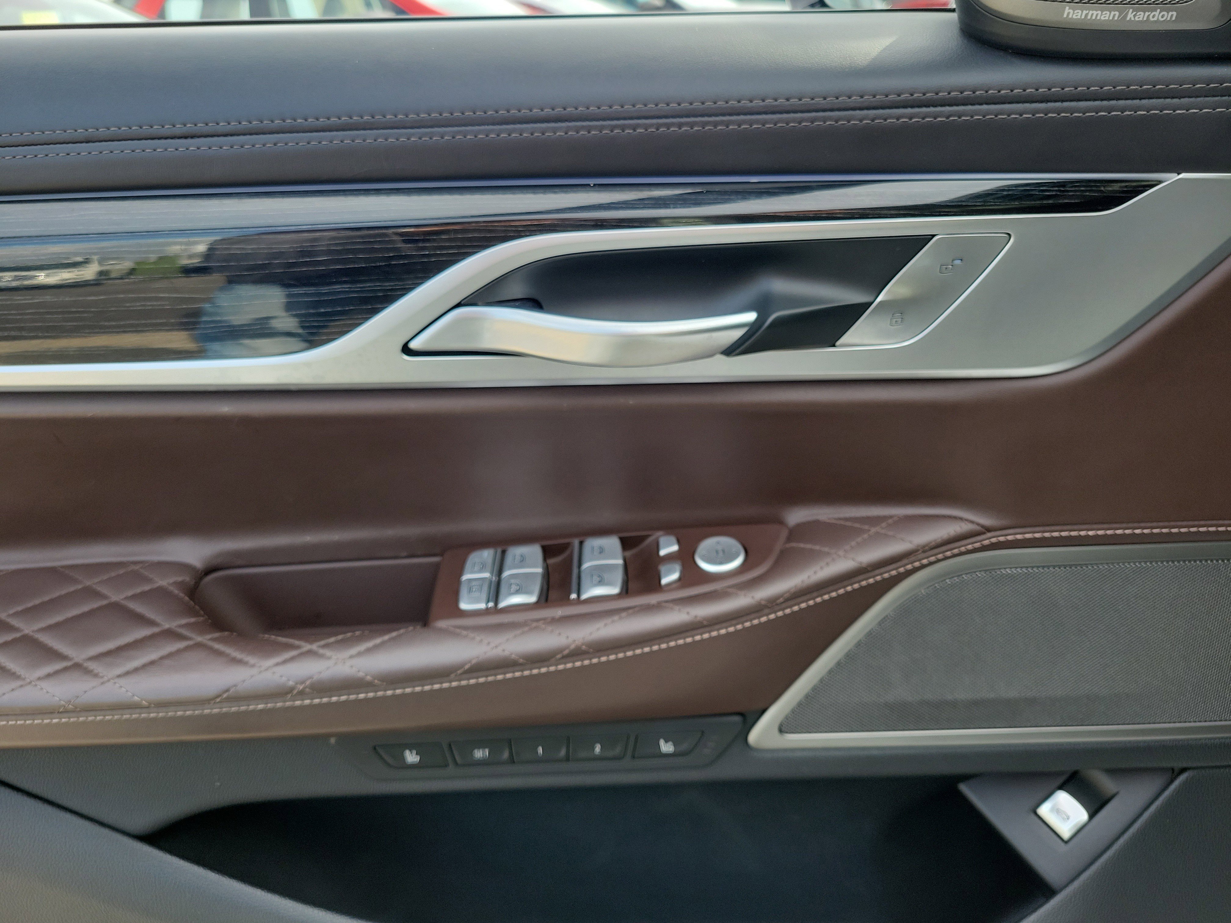 Used 2020 BMW 750i xDrive w/ Executive Package image 17