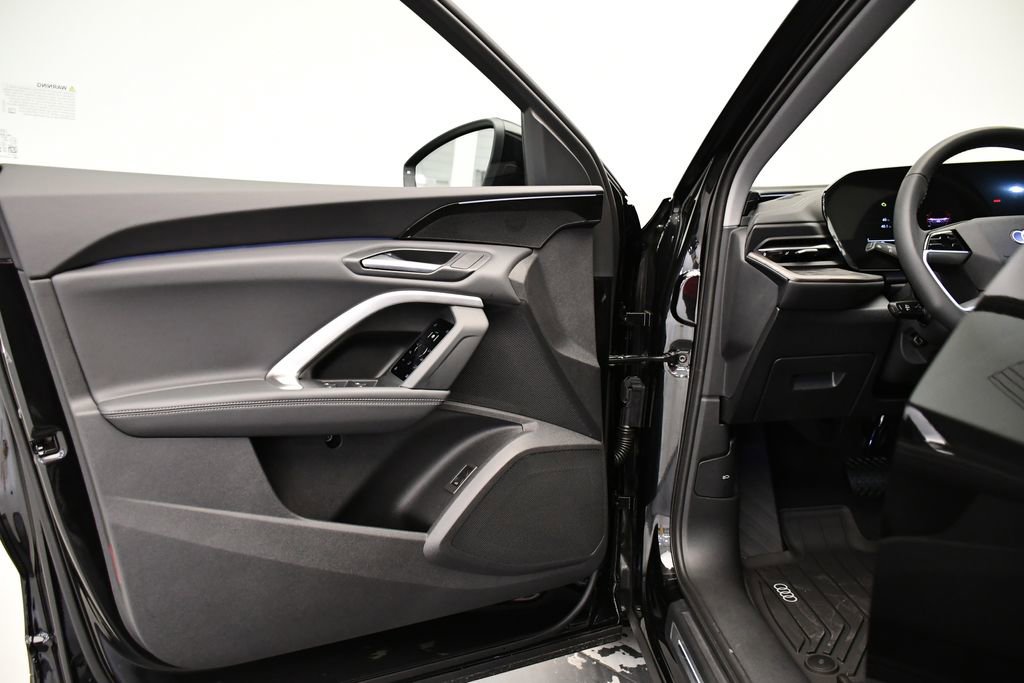 Used 2025 Audi Q5 Premium w/ Convenience Package image 31