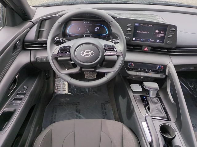 New 2026 Hyundai Elantra Sport FWD image 15
