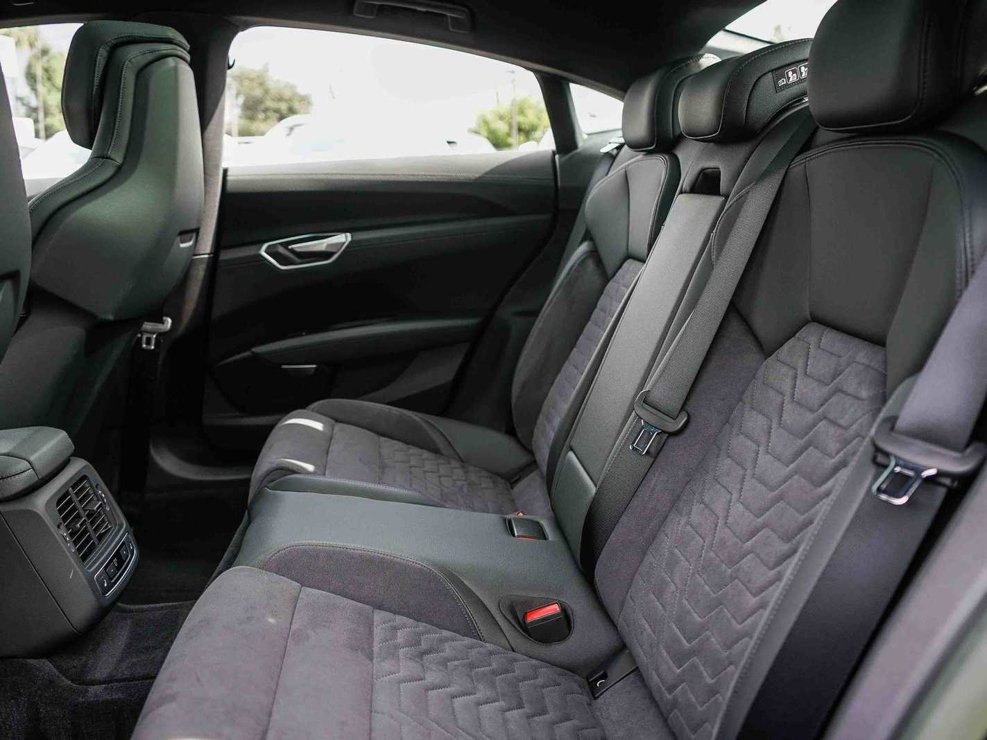 Used 2023 Audi e-tron GT Prestige w/ Prestige Package image 18