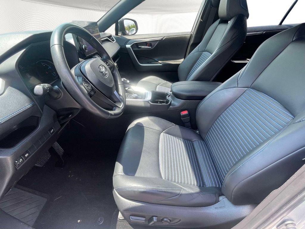 Used 2023 Toyota RAV4 XSE AWD/4WD image 17