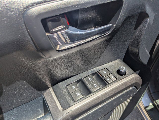Used 2018 Toyota Tacoma TRD Off-Road AWD/4WD image 10