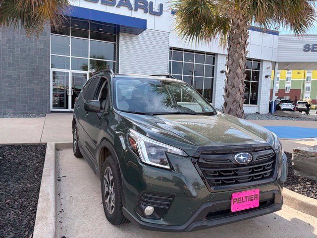 Used 2022 Subaru Forester Premium AWD/4WD image 1