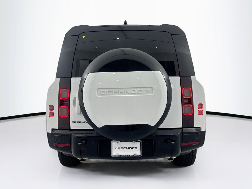 New 2026 Land Rover Defender 130 X-Dynamic SE AWD/4WD image 6
