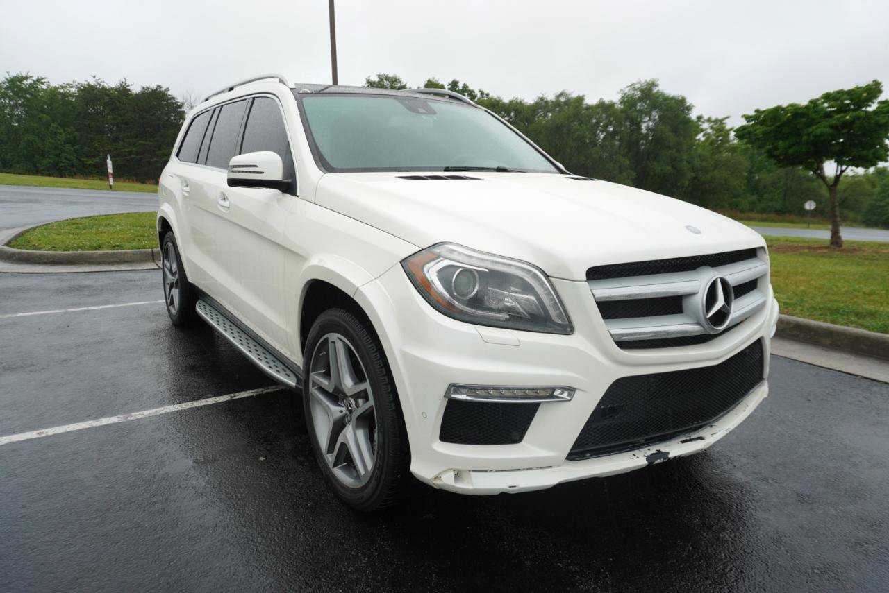 Used 2013 Mercedes-Benz GL 550 4MATIC image 3