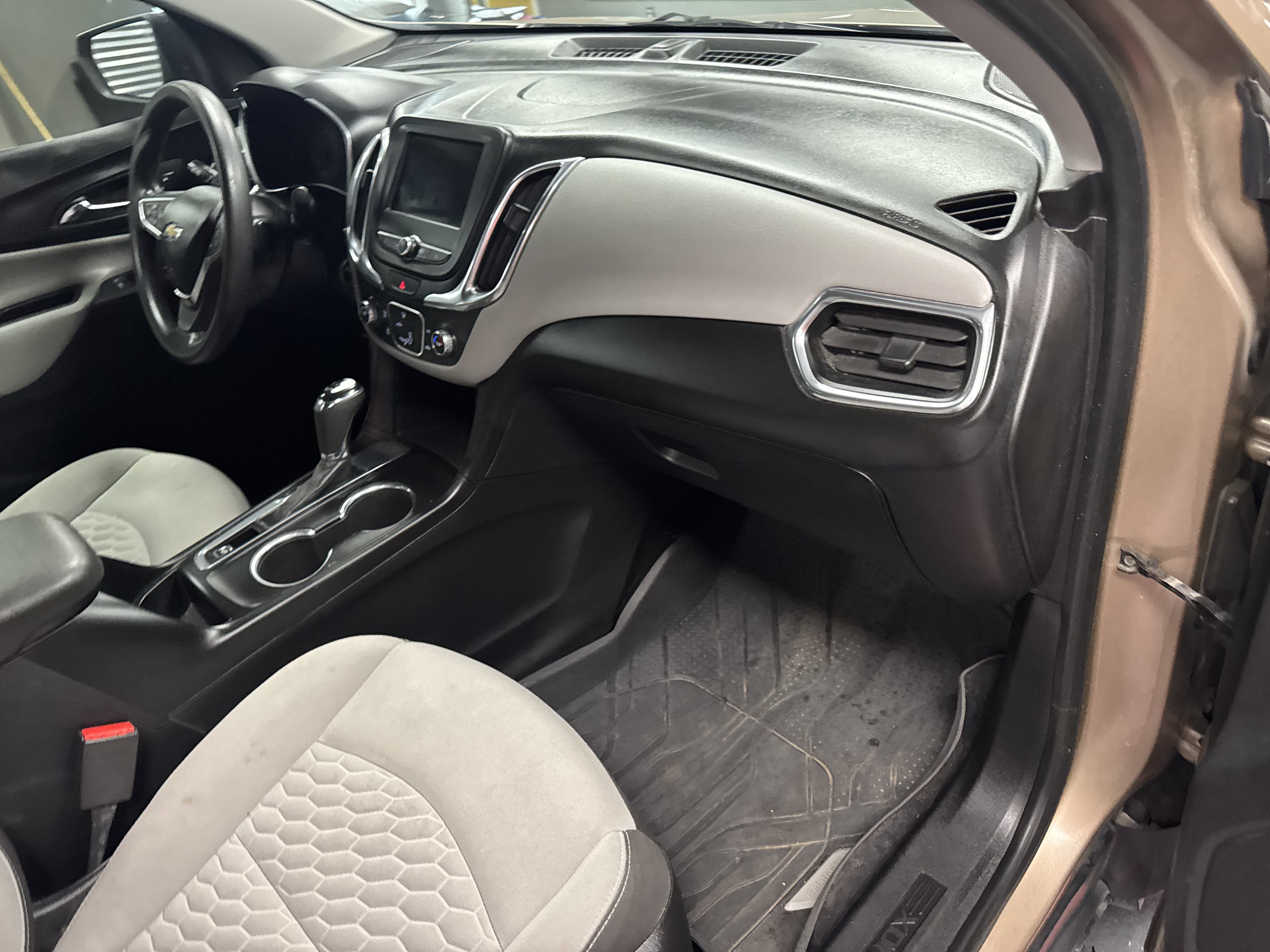Used 2019 Chevrolet Equinox LS w/ LPO, Floor Liner Package FWD image 12