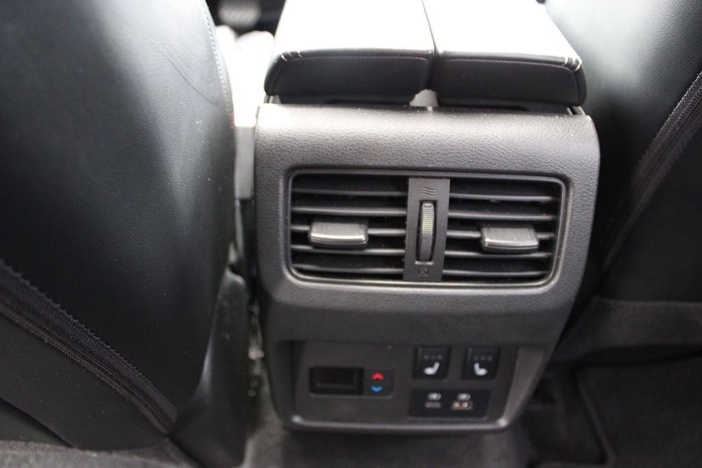 Used 2022 Nissan Rogue Platinum w/ Head-Up Display Package image 38