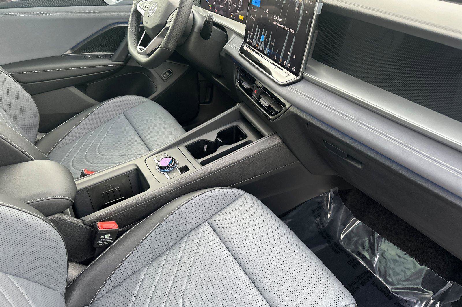 New 2026 Volkswagen Tiguan SE R-Line image 15