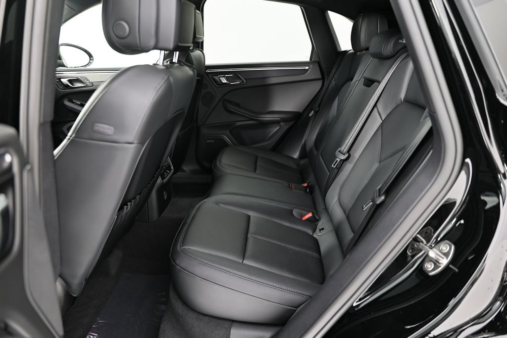 New 2026 Porsche Macan GTS AWD/4WD image 28