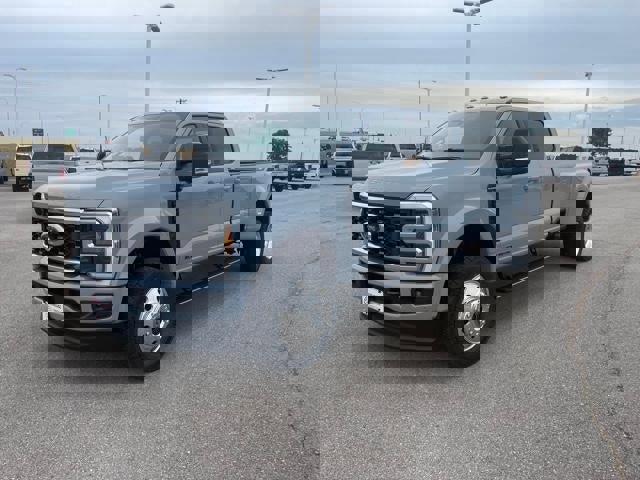 New 2026 Ford F450 Platinum w/ FX4 Off-Road Package image 1
