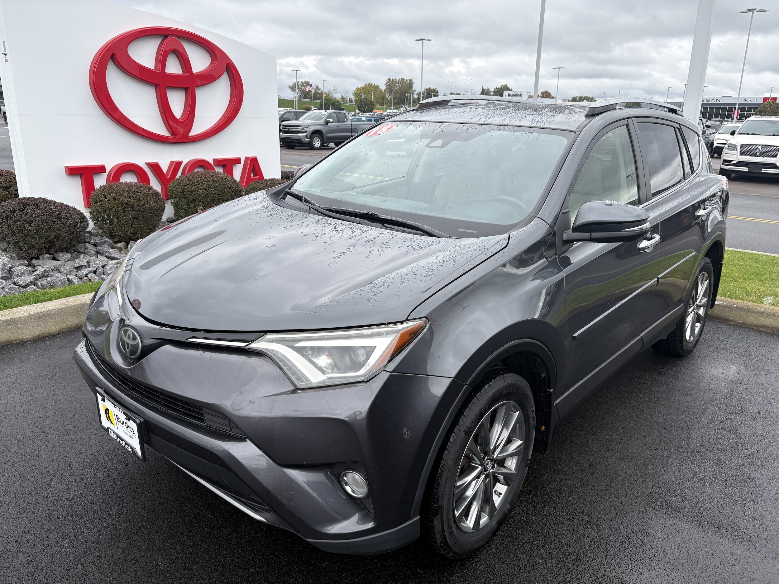 Used 2018 Toyota RAV4 Limited AWD/4WD image 1