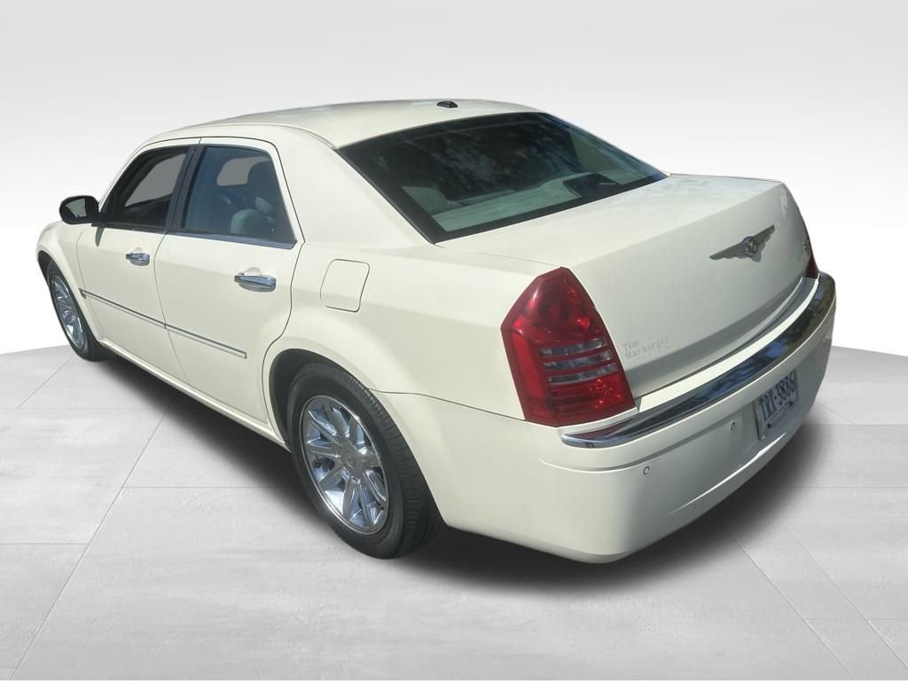 Used 2006 Chrysler 300 C w/ Navigation & Sound Group II image 14