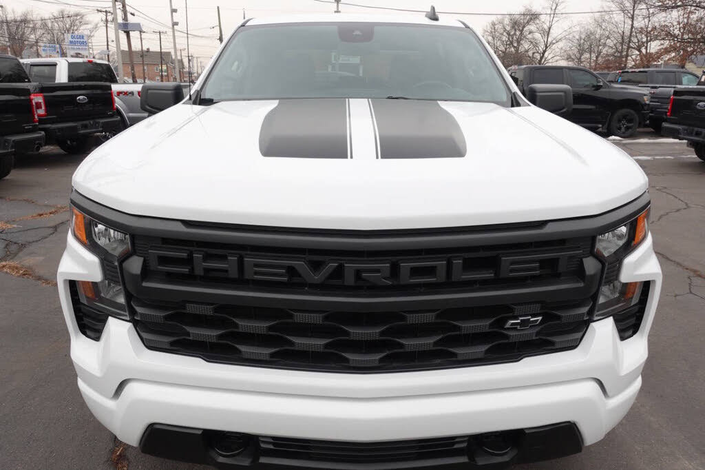 Used 2023 Chevrolet Silverado 1500 Custom w/ Rally Edition AWD/4WD image 7
