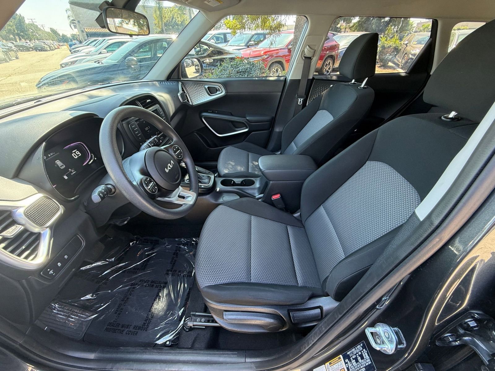 Used 2025 Kia Soul LX w/ LX Technology Package image 23